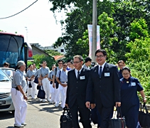 峇株巴轄聯絡處總共有60多位志工報名出席啟用典禮，當中有40多位法親共乘巴士到來。【攝影者：林秀蓮】