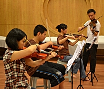吉打社教中心所編排的社教課程包羅萬象，小提琴課程是其中之一。【攝影者：許證勝】
