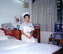 2001年，在慈濟贊助下，真梅修讀護士文憑課程。【照片提供：林真梅】