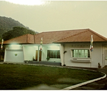1993年8月11日，馬來西亞第一所慈濟聯絡處在檳城的傑瑟頓成立, 全部佔地五百餘坪。圖片提供：佛教慈濟基金會馬來西亞分會】