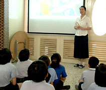 在這兩個星期的學校假期裡，安親班老師特別安排了系列體驗活動，來加強孩子的環保意識。【攝影者：胡慧芬】