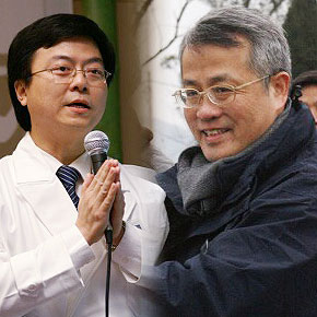 上人不住地感慨,「這兩位都是很貼心的弟子,情何以堪?怎麼接受?不接受又奈何,很多說不出的苦,很多無可奈何的事情就這樣發生!」(左吳永康醫師,右黃呂津醫師)(相片提供:慈濟基金會)