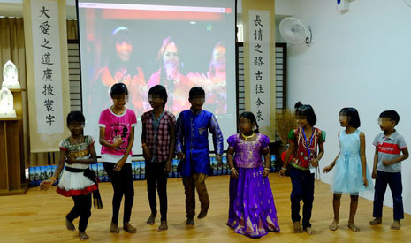 小朋友的寶萊塢歌舞表演，節慶氣氛濃。【攝影者：袁秋明】