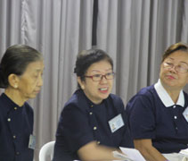 太平最年長志工張玉珍（左一）是一位精進参與社區讀書會的委員，她的學習精神是值得後輩效仿的。【攝影者：連進昇】