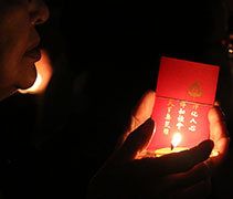 每盞心燈,每份心願圍繞著大家共同的期許,祈願「淨化人心, 社會祥和, 天下無災難」。【攝影者：戴于玲（慈晶）】