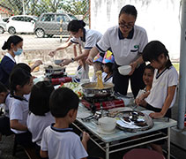 冬去春來，檳城慈濟幼兒園全員團聚，溫馨圍爐。