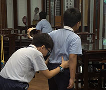 爲了與兒童保護中心的小朋友分享中華文化，檳城慈濟安親班學生每天抓緊時間排練舞獅。【攝影者：黃翊晴】