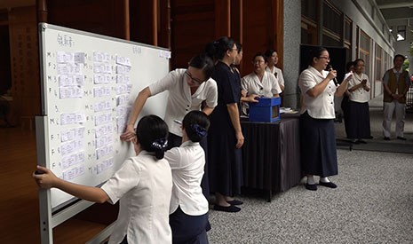 檳城慈濟幼兒園新學年報名人數超出名額，讓園方選擇以抽籤的方式決定錄取名單。【攝影者：黃翊晴】