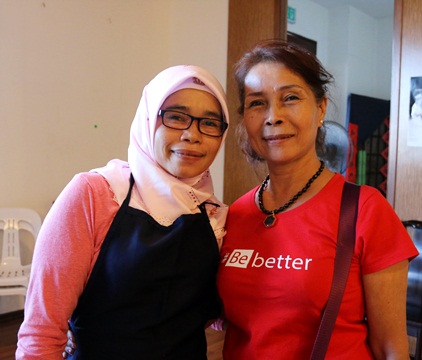 來自印尼的蘇麗雅蒂（Suriati）在馬來西亞工作期間不幸罹患腎臟衰竭，需要長期洗腎，所幸僱主待她如家人，不但繼續聘請她工作，也照顧她的生活起居。【攝影者 : 尤靜蓓（慮忱）】