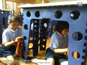 孩子們同心協力，把“家”清理乾淨，迎接新學年。